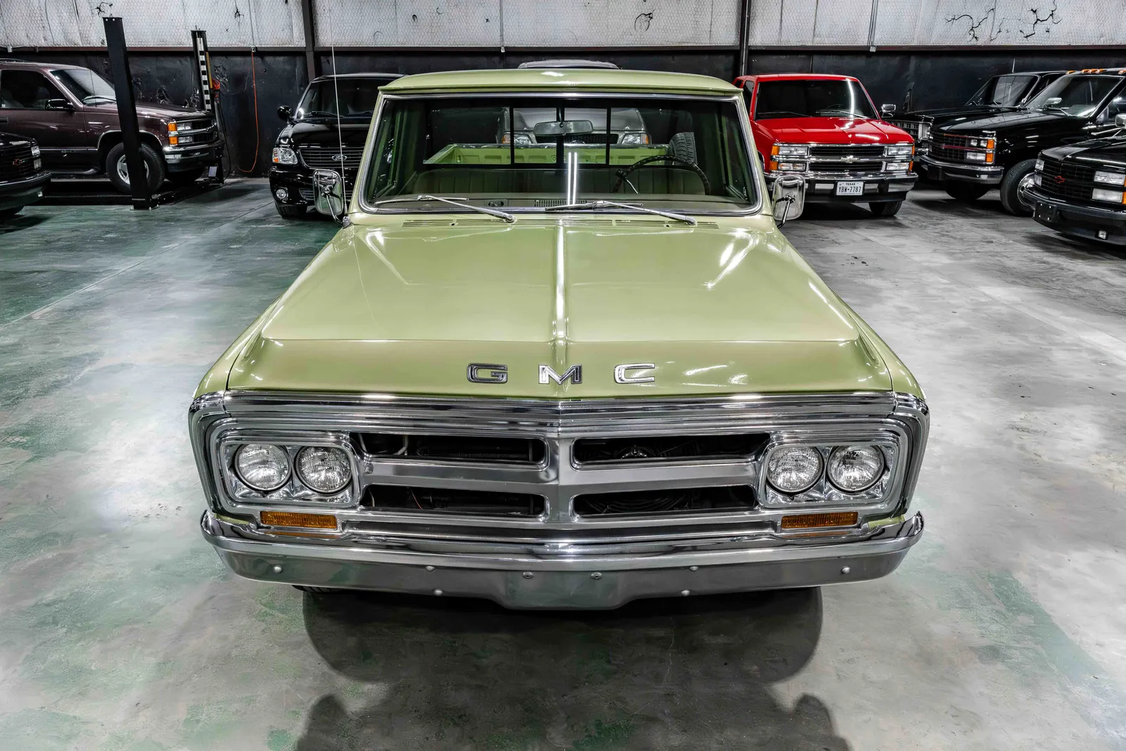 1969-GMC-C10-Green-A19436-40.jpg